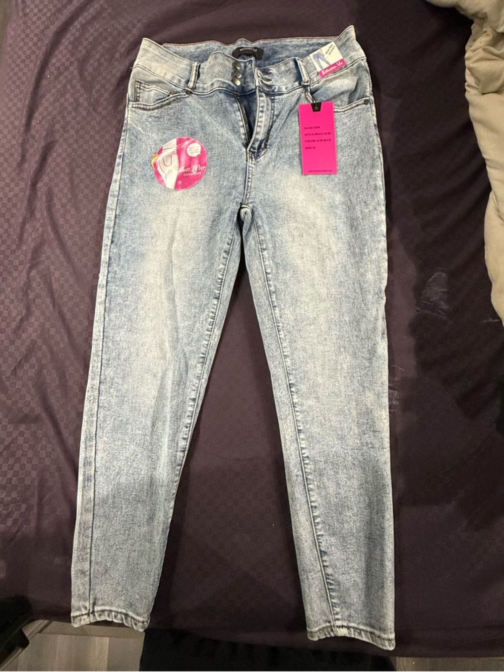 Butt lifting High-Rise Light Wash jean size 16